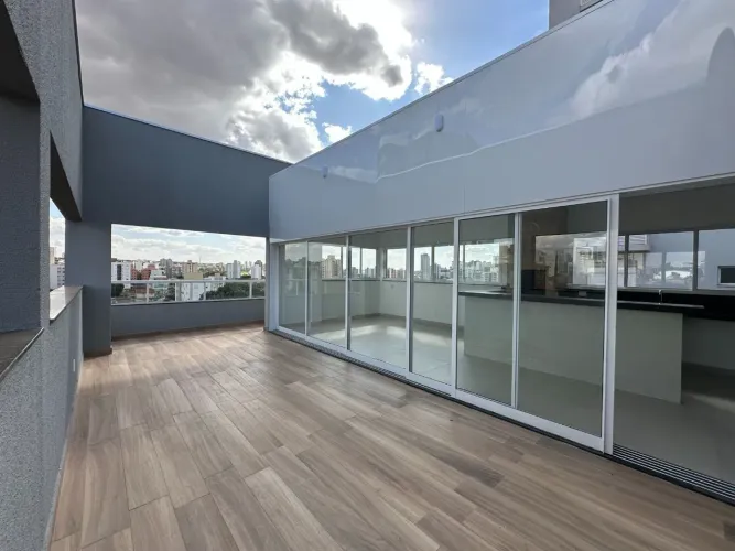 Cobertura à venda no bairro Copacabana em Uberlândia