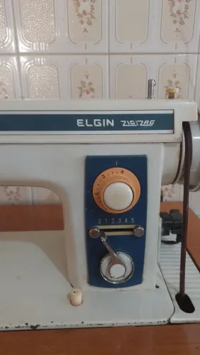 Maquina de costura antiga
