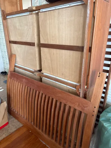 Cama casal de madeira de lei linda 