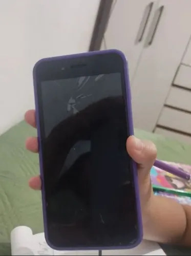 iphone 8 normal com ah tela um pouco ruim