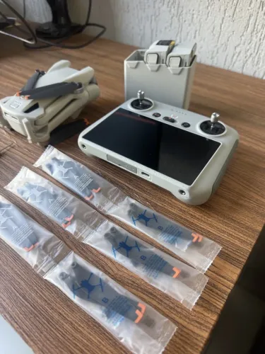 ? DJI Mini 3 Fly More Combo (Com Tela DJI RC) ? NOVO, usado só 3x!