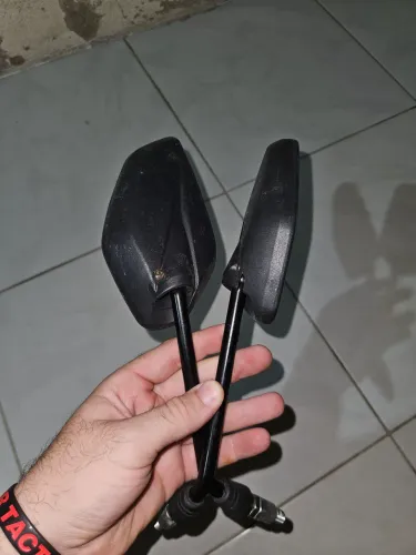 Par de retrovisores genéricos yamaha