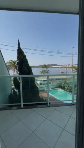 Casa de frente Orla das Palmeiras Cabo Frio 3 quartos