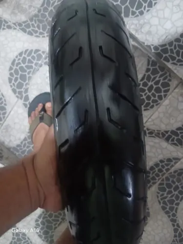 Vendo um pneu