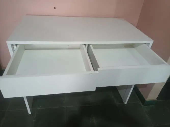 Mesa de estudo ou escrivaninha