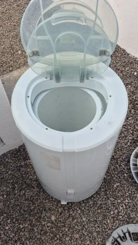 Vende-se uma centrífuga 