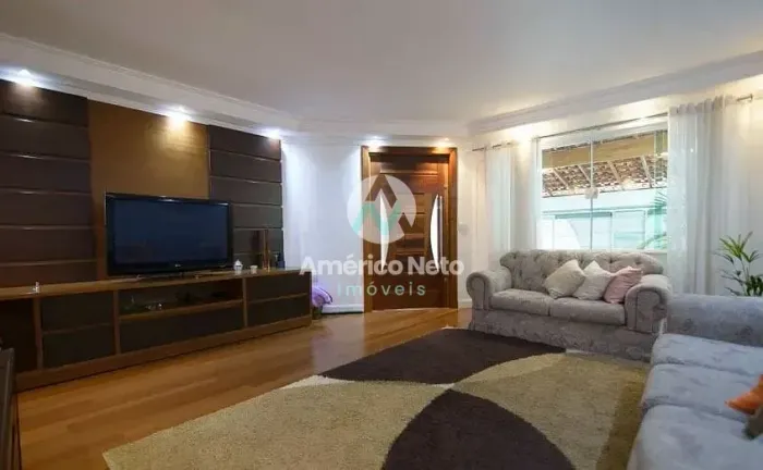 Sobrado com 4 dormitórios à venda, 274 m² por R$ 1.050.000,00 - Parque São Vicente - Mauá/