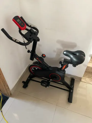 Vendo bicicleta ergométrica nova com manual e chave *. Valor 350