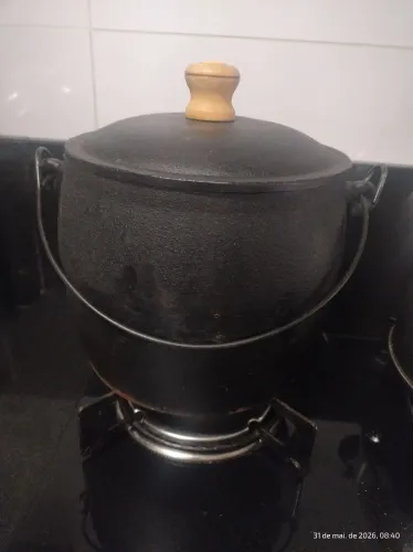 Caldeirão pequeno de ferro