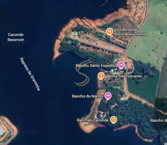 Terrenos à venda na represa em Caconde SP área de 850 m² cada