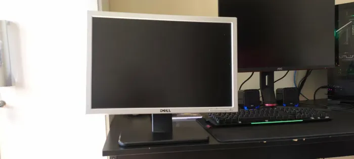 Monitor Dell LED 19pol entrada DVI e RGB 1440x900 75hz<br>Resolução 1440x900 75HZ