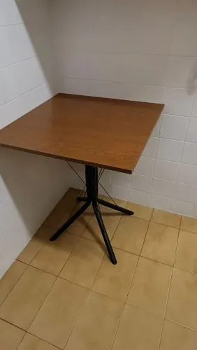 Mesa MDF resistente 90x90 tampão