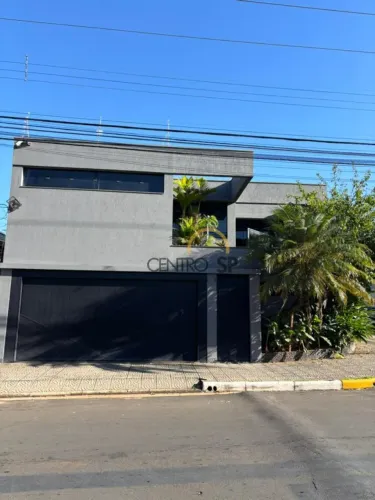 Loja para aluguel e venda com 242 m²