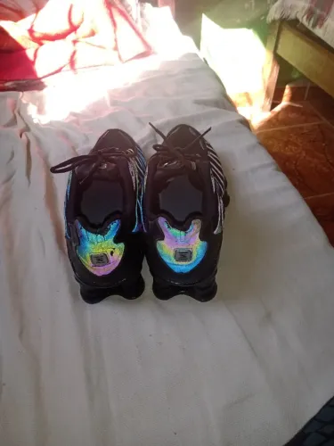 Vendo par de tênis 12 molas camaleão barato 