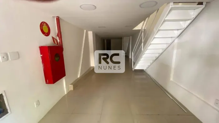 Loja de rua com área de 100m², 02 portas de aço no Bairro Cidade Jardim, Belo Horizonte/MG