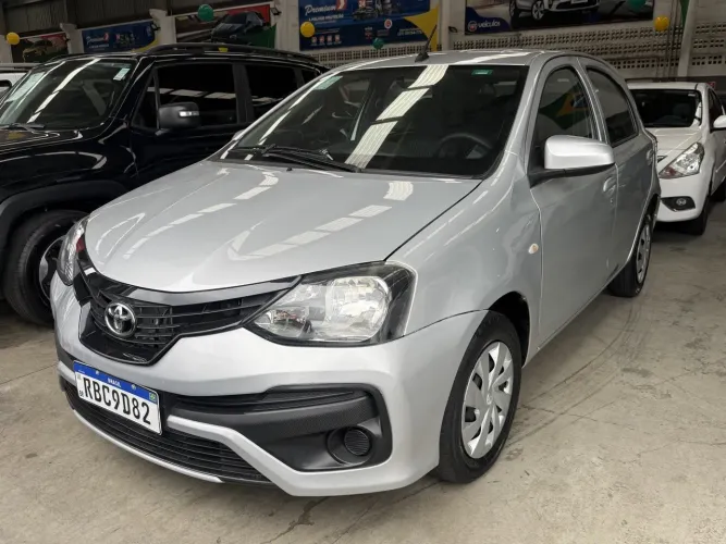 Toyota Etios X 1.3 Flex 16V 5P Mec. 2021