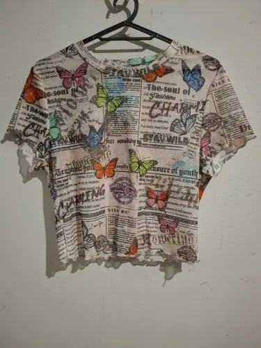 Camisa cropped feminina