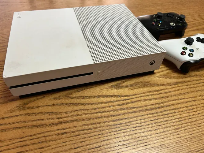XBOX ONE S - Único dono