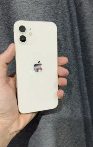 Olá a todos estou a venda de um iPhone 12 por 500 senguda mão