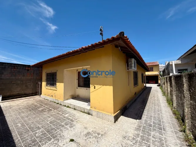 Casa com 03 dormitórios em Capoeiras, Florianópolis/SC!