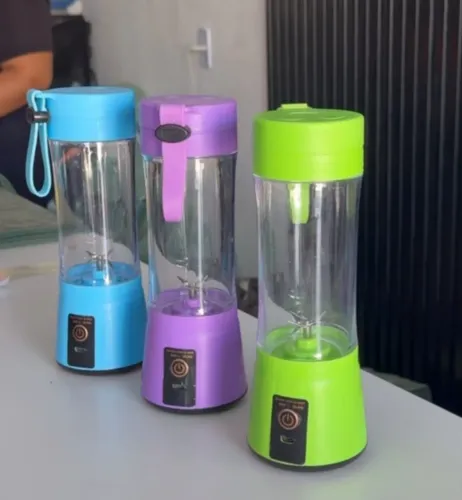 Mini liquidificador portátil