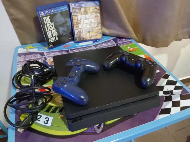 PS4 Slim