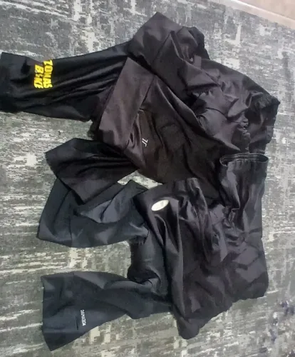 4 shorts ciclismo tamanho P -  USADOS