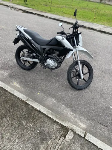 Vendo essa linda moto