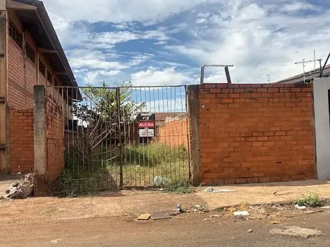 Casa com 1 Quarto(s) e 1 banheiro(s) para Alugar, 180 m² por R$ 1111 / Mês
