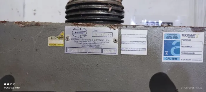 Prensa Hidráulica Pavitest Contenco 150 Toneladas para Ensaio de Concreto