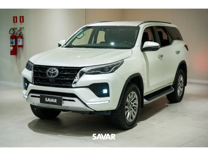 Toyota Hilux SW4 SRX 4X4 2.8 TDI 16V Dies. Aut. 2022