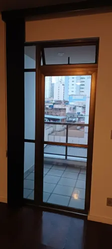 Persiana preta em pvc 