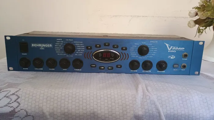 Behringer V-AMP PRO 