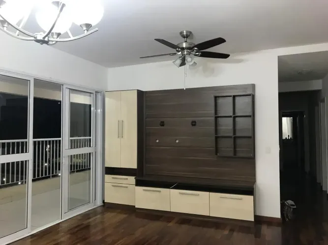 Apartamento para aluguel possui 132 metros quadrados com 3 quartos