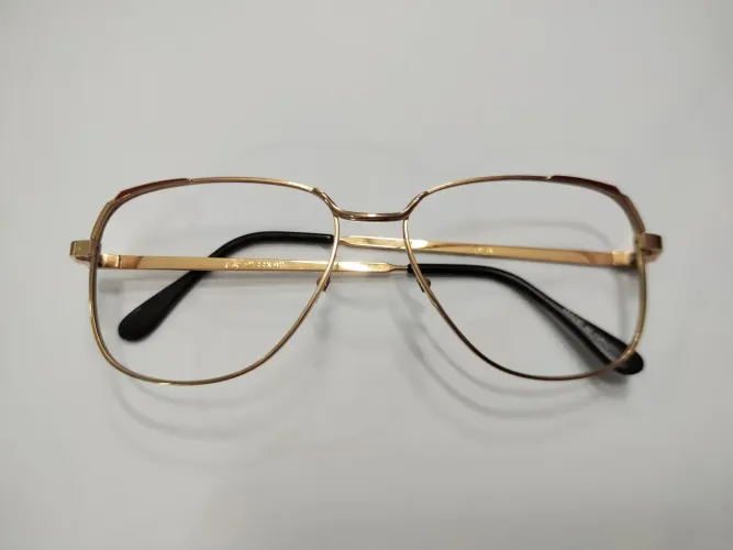 RARIDADE ANOS 80! Óculos Vintage OMYL Banhado Ouro 22k (Impecável)