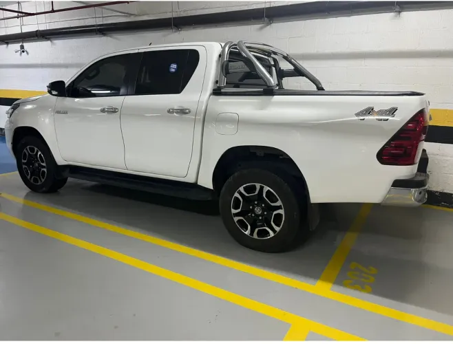 Toyota Hilux CD SRV 4X4 2.8 TDI Diesel Aut. 2022
