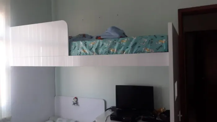 Cama de solteiro tipo beliche 