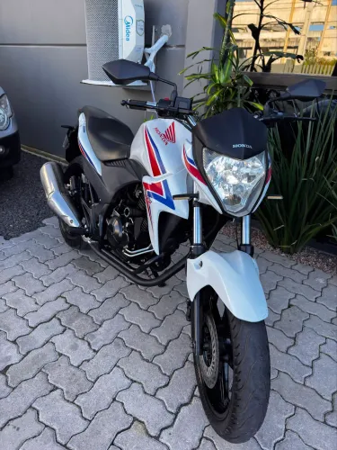 Cb300r Edição capitão América