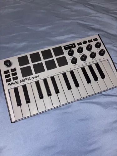 Akai Professional Mpk Mini Mk3 cinza - Controladora Midi