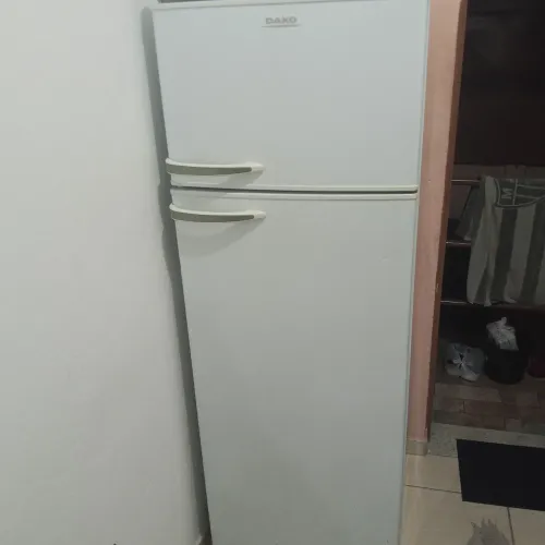 Geladeira 380 litros, 200 reais