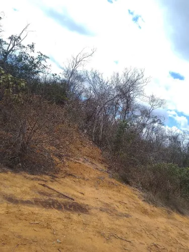 Vendo ou troco em carro terreno para sítio ou chácara em Iraquara bahia