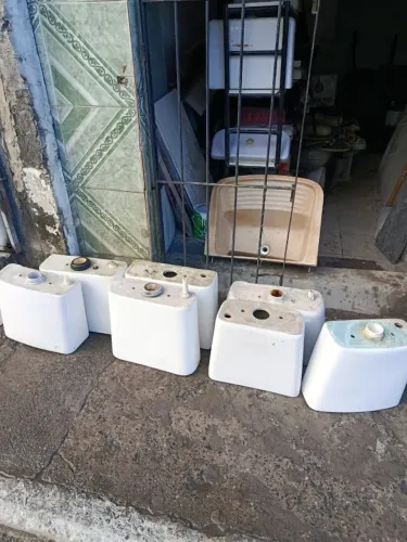 Varias caixas para vaso acoplado