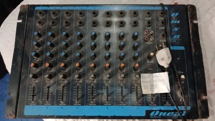 Mesa de Som 8 Canais Oneal OMX 8 - Preço de Desapego