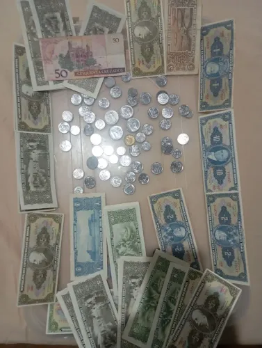 Moedas e cédulas antigas