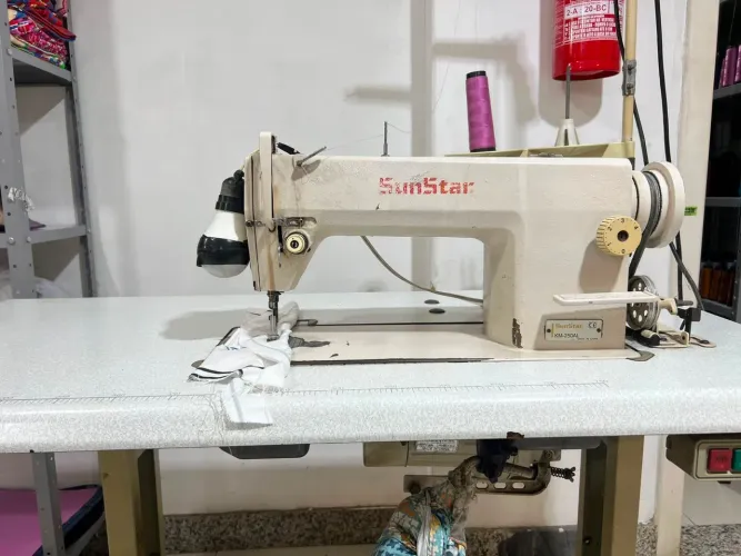 VENDO MÁQUINA RETA INDUSTRIAL
