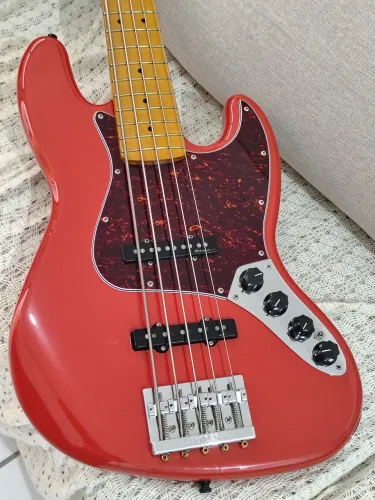 Vendo baixo Fender