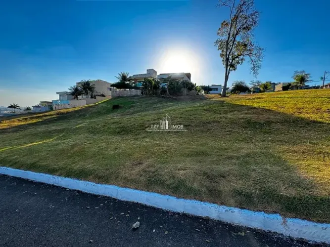 Lote em oportunidade no Condomínio Vale Verde, com 395,17m², quitado e registrado.
