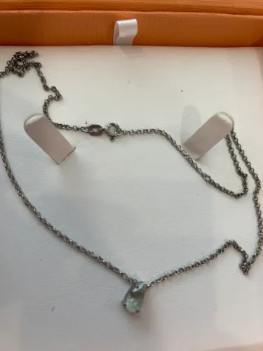 Vendo corrente em prata. 925 vivara com pedra.