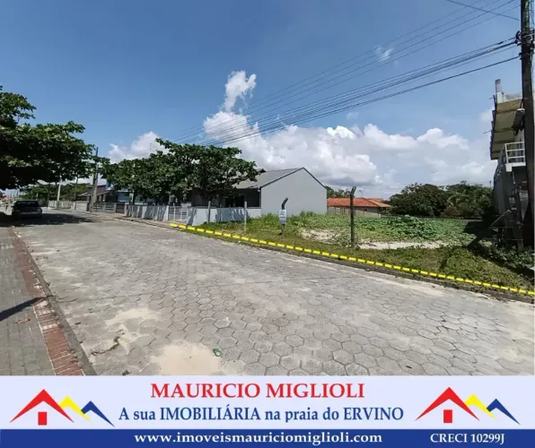 Lote limpo na região central na Praia do Ervino