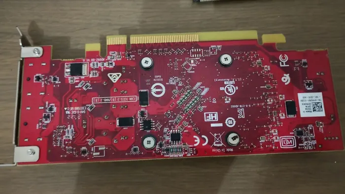 PLACA DE VIDEO RX550 2GB DDR5, MENOS DE 1 MÊS DE USO